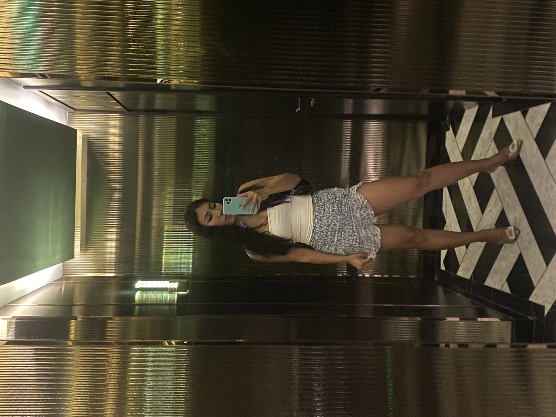 Selavy – Uruguayan escort in Hong Kong — 5 / 7