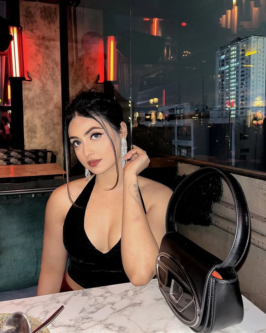 Swati – Indian escort in Bangalore — 2 / 6