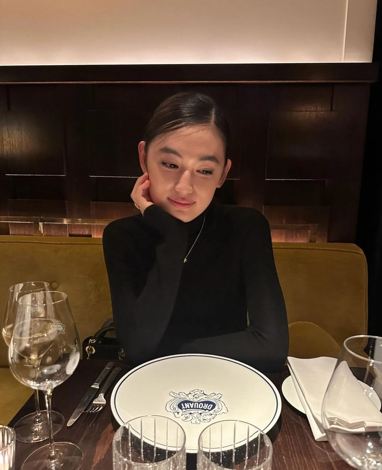Heart in Hk – Chinese escort in Hong Kong — 4 / 5