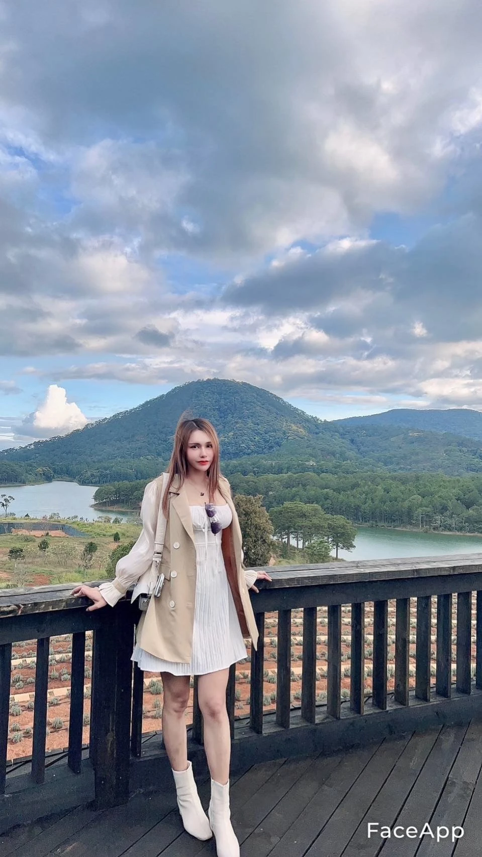 Sky – Thai escort in Hong Kong — 2 / 4
