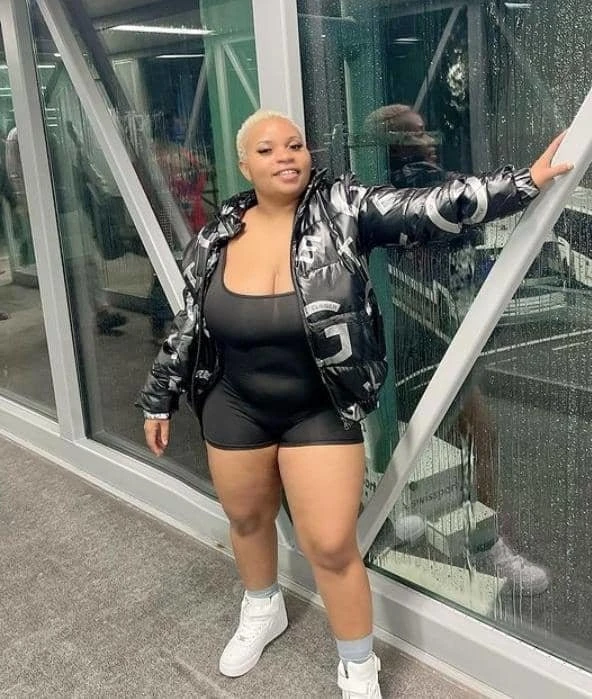 Joy From Kolomangala – Zimbabwean escort in Bangalore — 4 / 5
