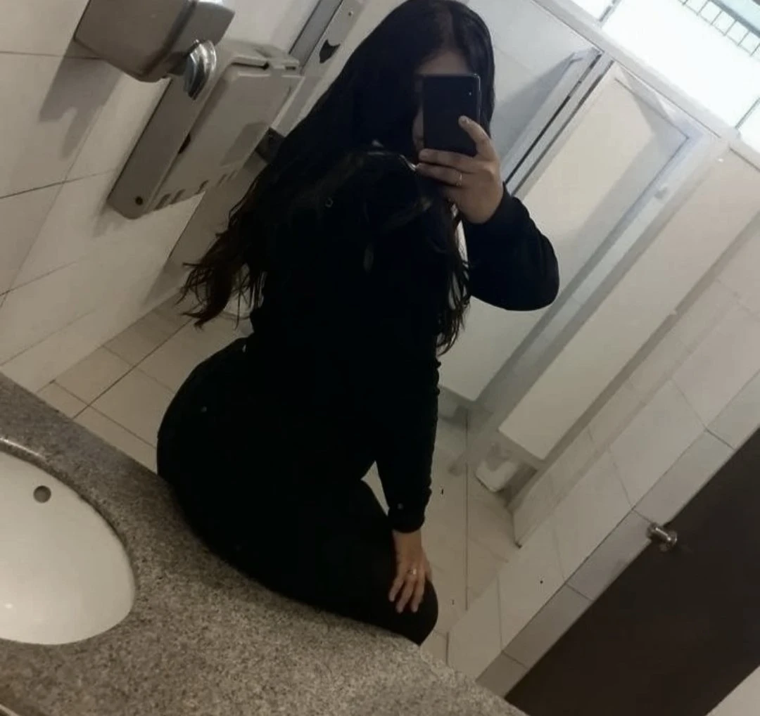 Soni Cam show and reall Meet – Indian escort in Bangalore — 2 / 7