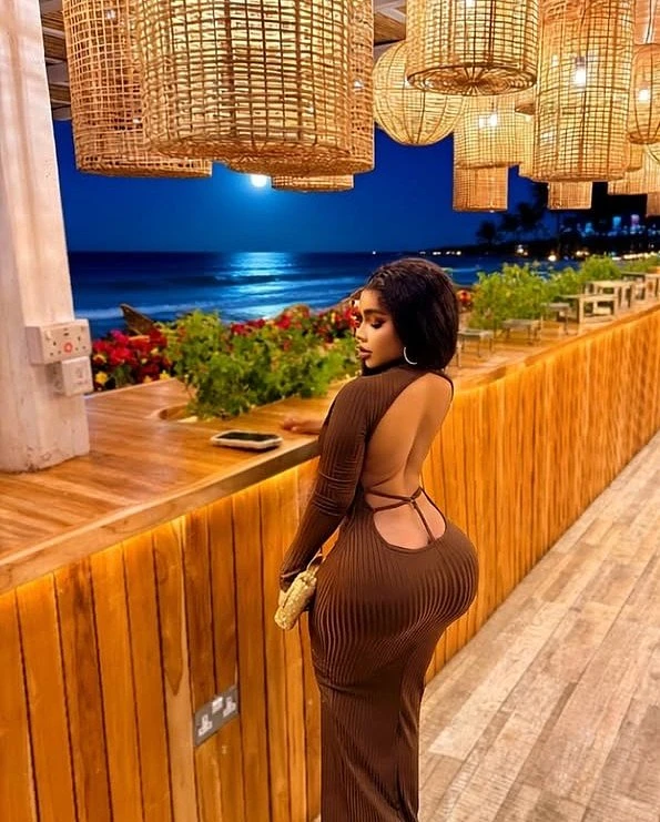 Queen – Ethiopian escort in Ahmedabad — 5 / 12