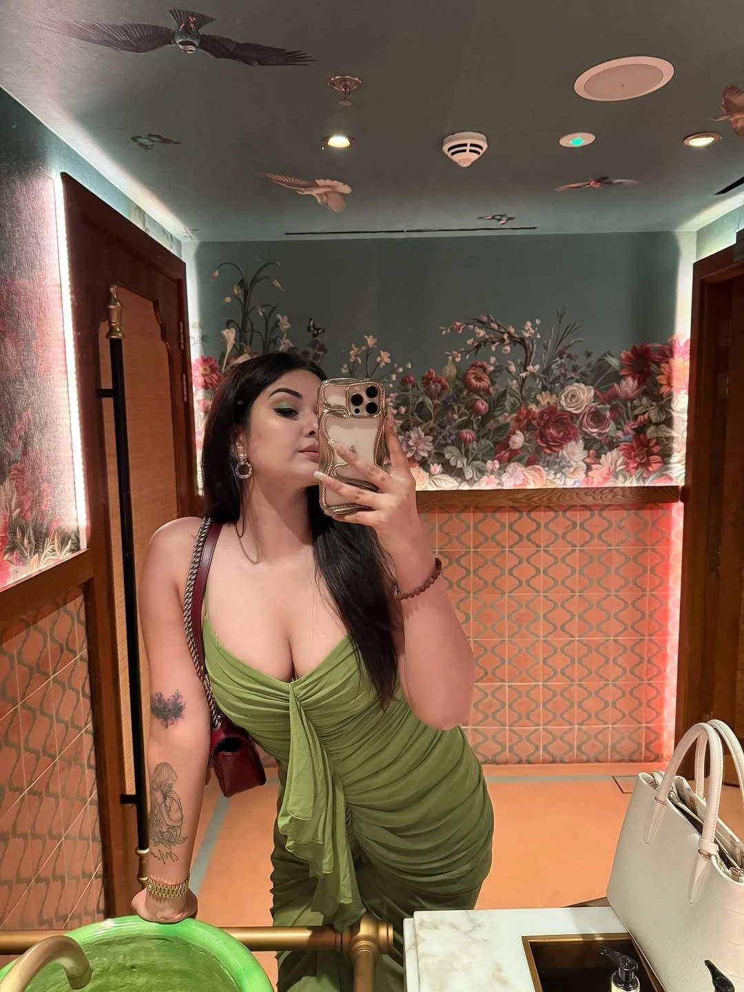 Best' Vip Escort Service – Indian escort in Candolim, Goa — 2 / 6