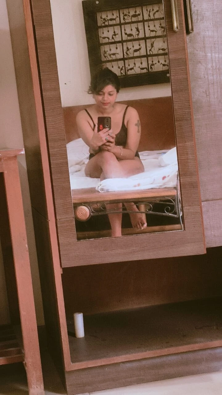 Ankita Web Cam or Real Meet – Indian escort in Bangalore — 4 / 5