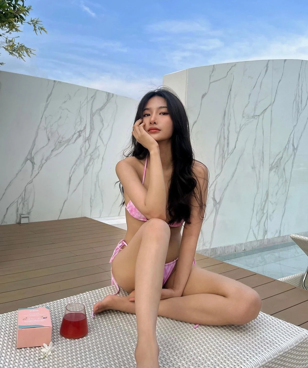 Sweet R a F F a – Vietnamese escort in Hong Kong — 3 / 9