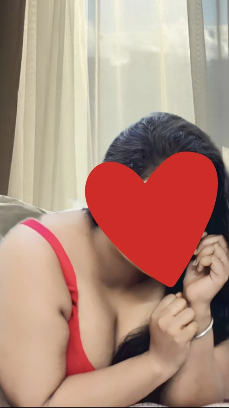 Somika Cam and Real Meet – Indian escort in Gurgaon — 2 / 12