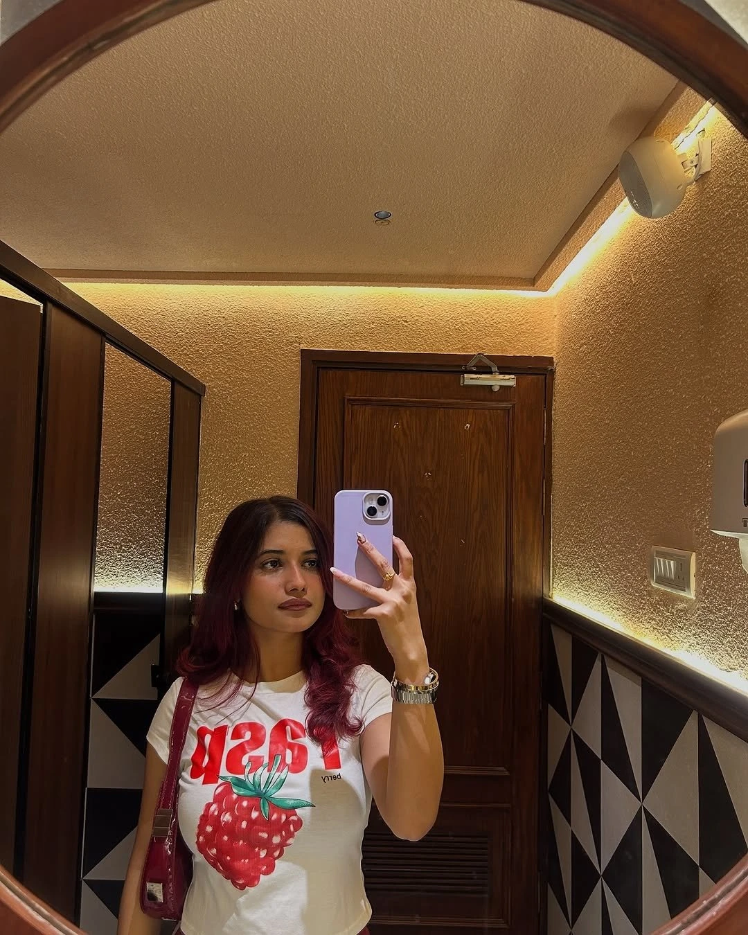 Vanshika Patel – Indian escort in Ahmedabad — 6 / 8