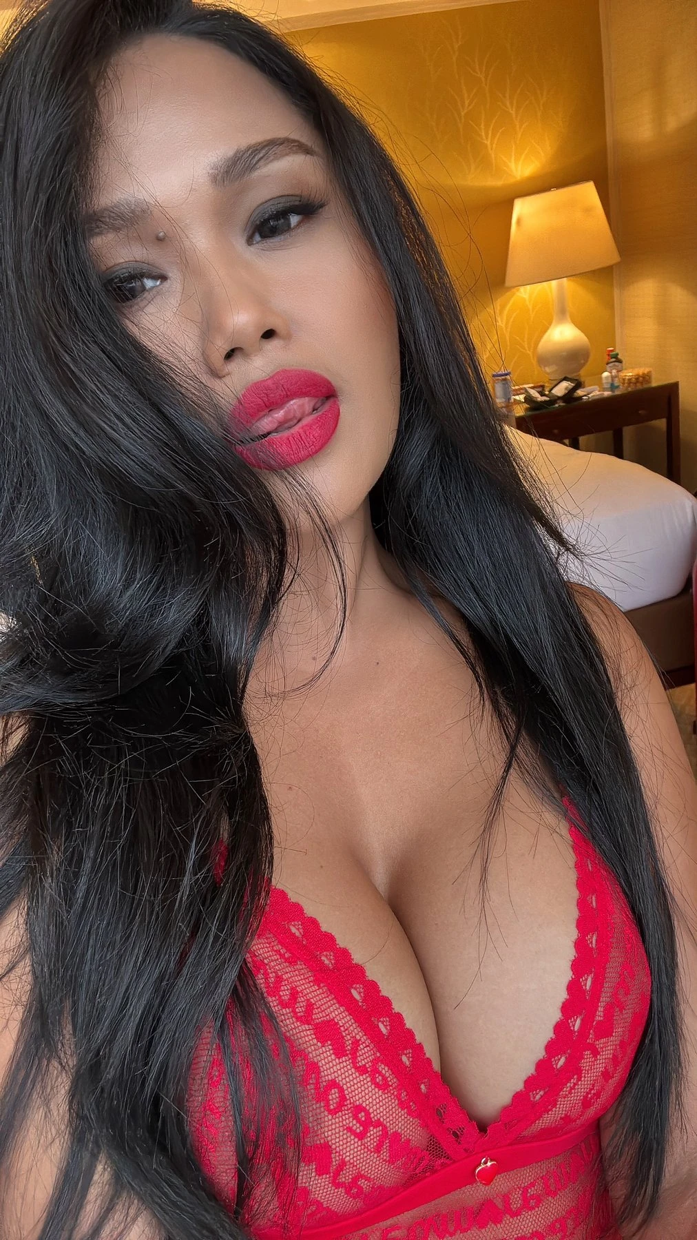 Vie ( Independent) – Indonesian escort in Hong Kong — 6 / 7