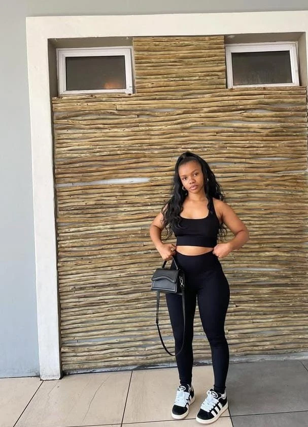 Shanny – South African escort in Chennai — 5 / 7