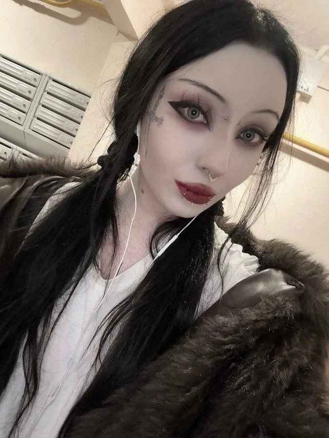 Mira – Russian escort in Hong Kong — 3 / 9