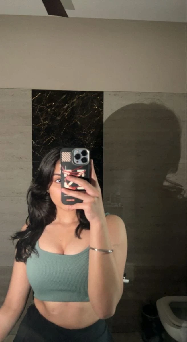 Riya Roy – Indian escort in Bangalore — 4 / 5