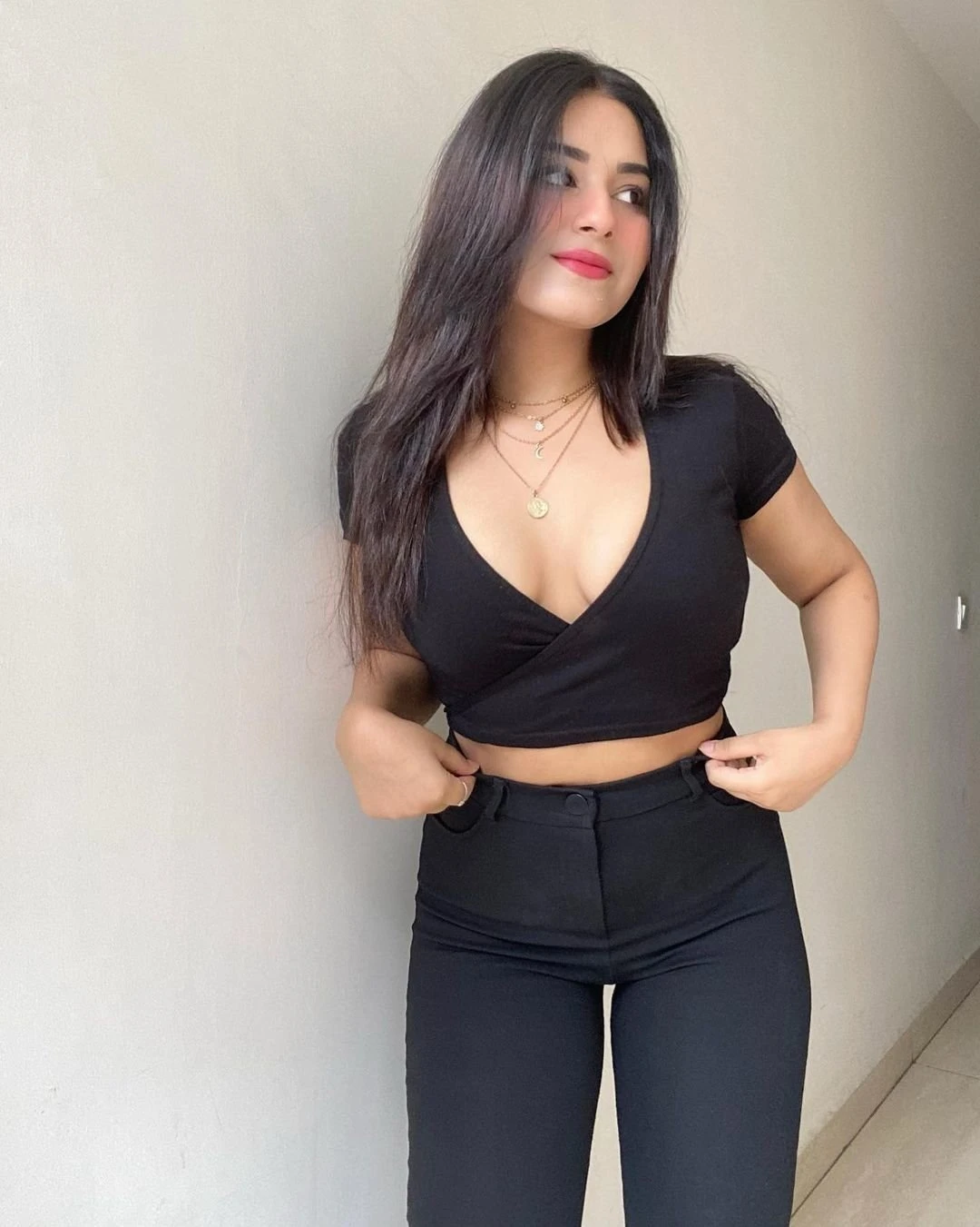 5 STAR INDIAN ESCORT SERVICE IN AEROCITY – Indian escort in Gurgaon — 3 / 6