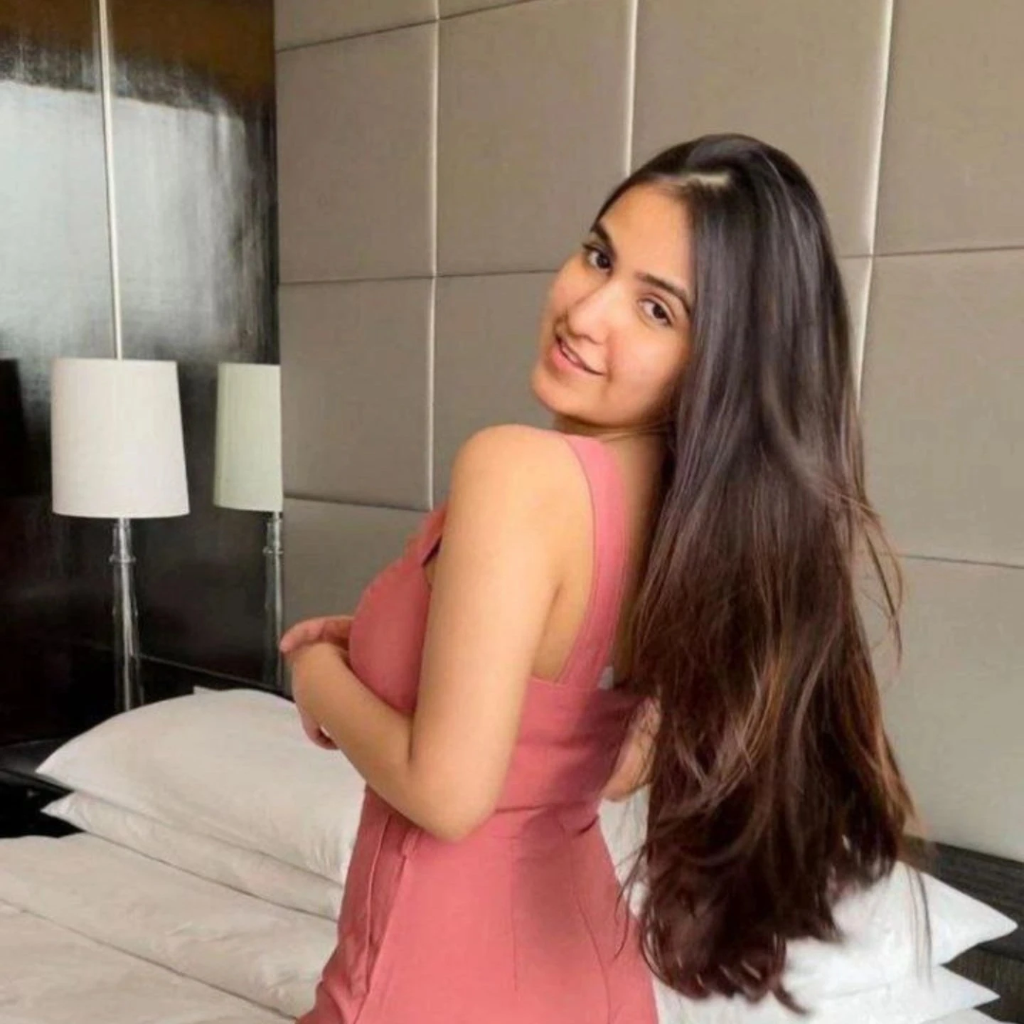 Pallavi Roy – escort in Ahmedabad — 2 / 5
