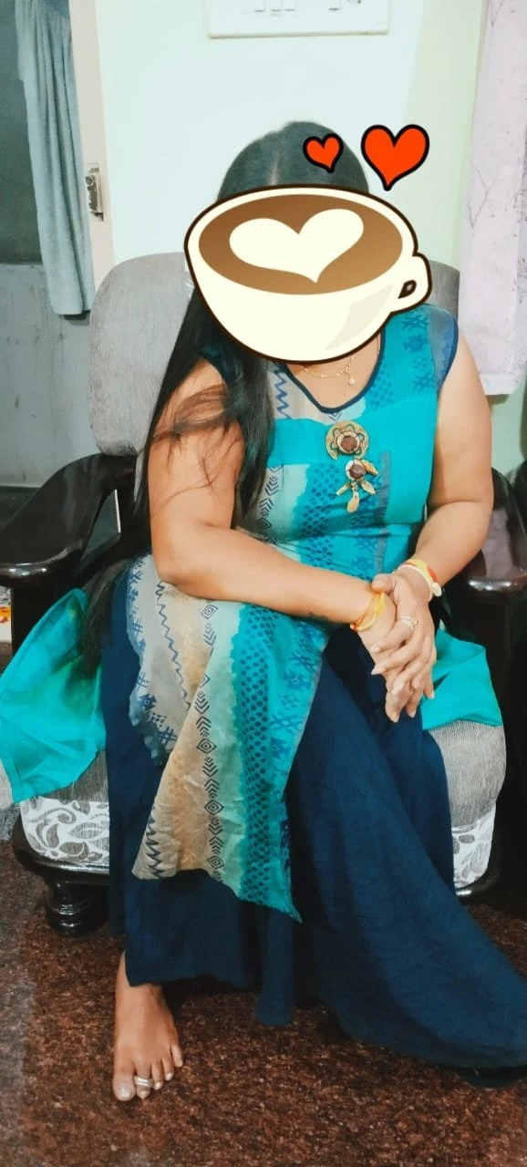 Swetha Krithik – Indian escort in Bangalore — 2 / 3