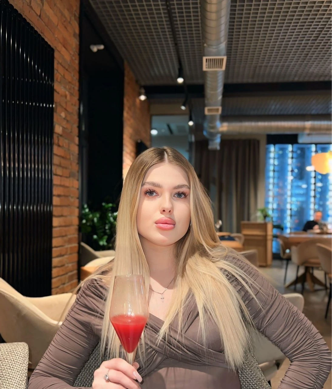 Mila Gluck Queen – Russian escort in Hong Kong — 4 / 9