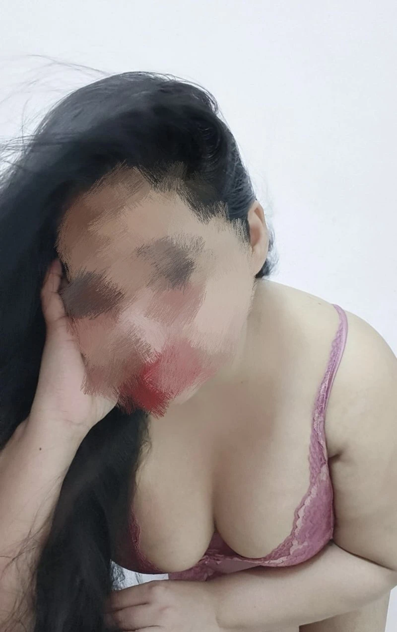 Nisha – Indian escort in Bangalore — 3 / 4