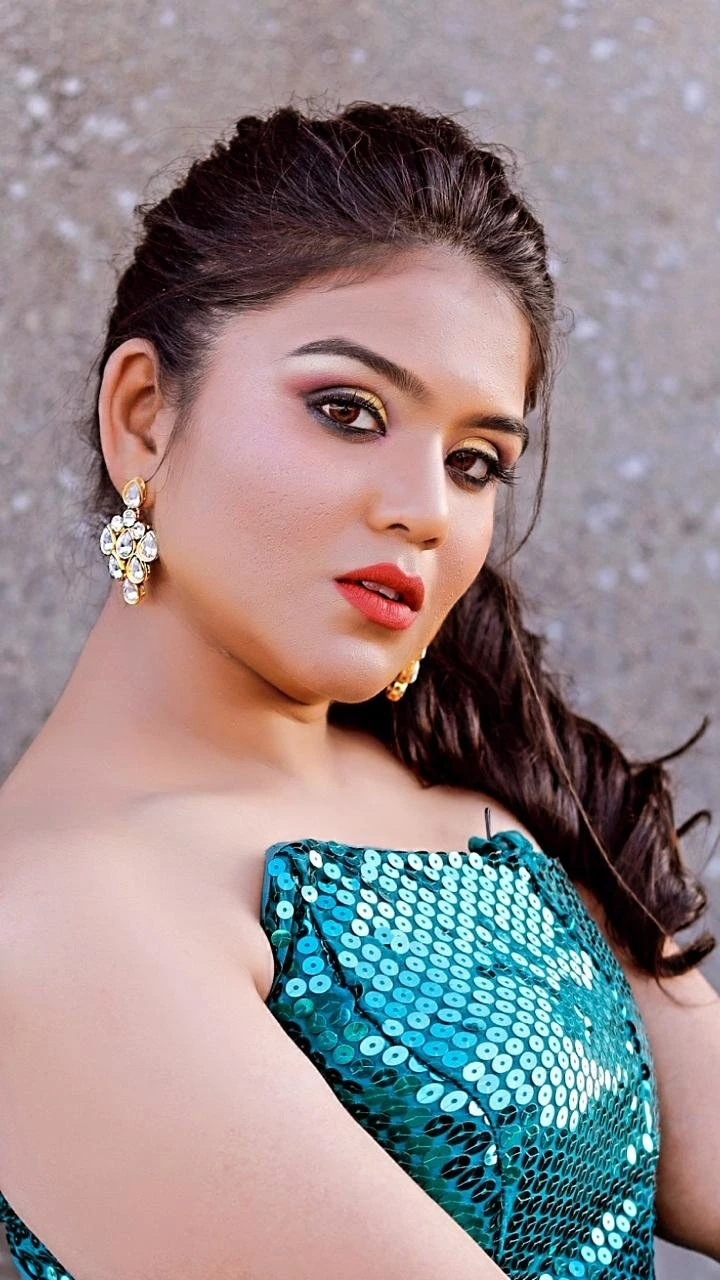 Vip Escort Service – Indian escort in Dehradun, Uttarakhand — 2 / 4