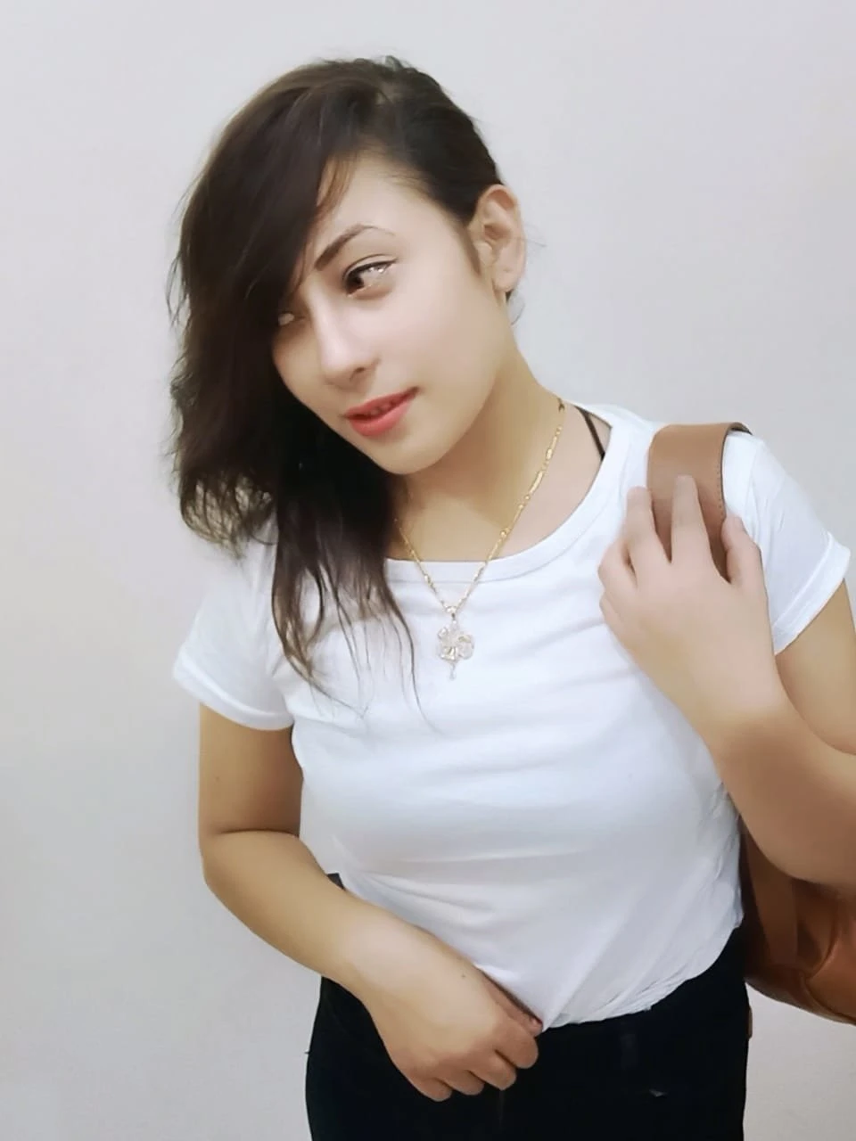 Sophia Only for Webcam – Indian escort in Bangalore — 3 / 5