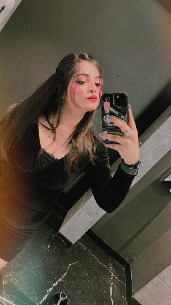 Riya Independent Model – Indian escort in Bangalore — 2 / 8