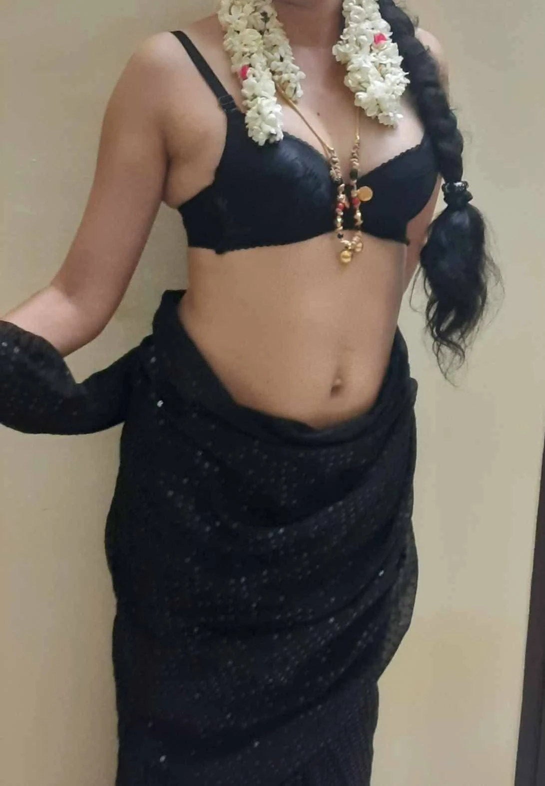 TAMIL GIRLS AND CELEBRITY & MODELS – Indian escort in Chennai — 4 / 15