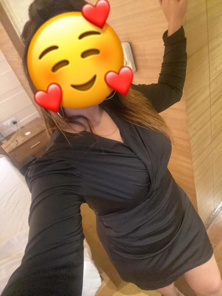 Neha Sharma – Indian escort in Bangalore — 5 / 6
