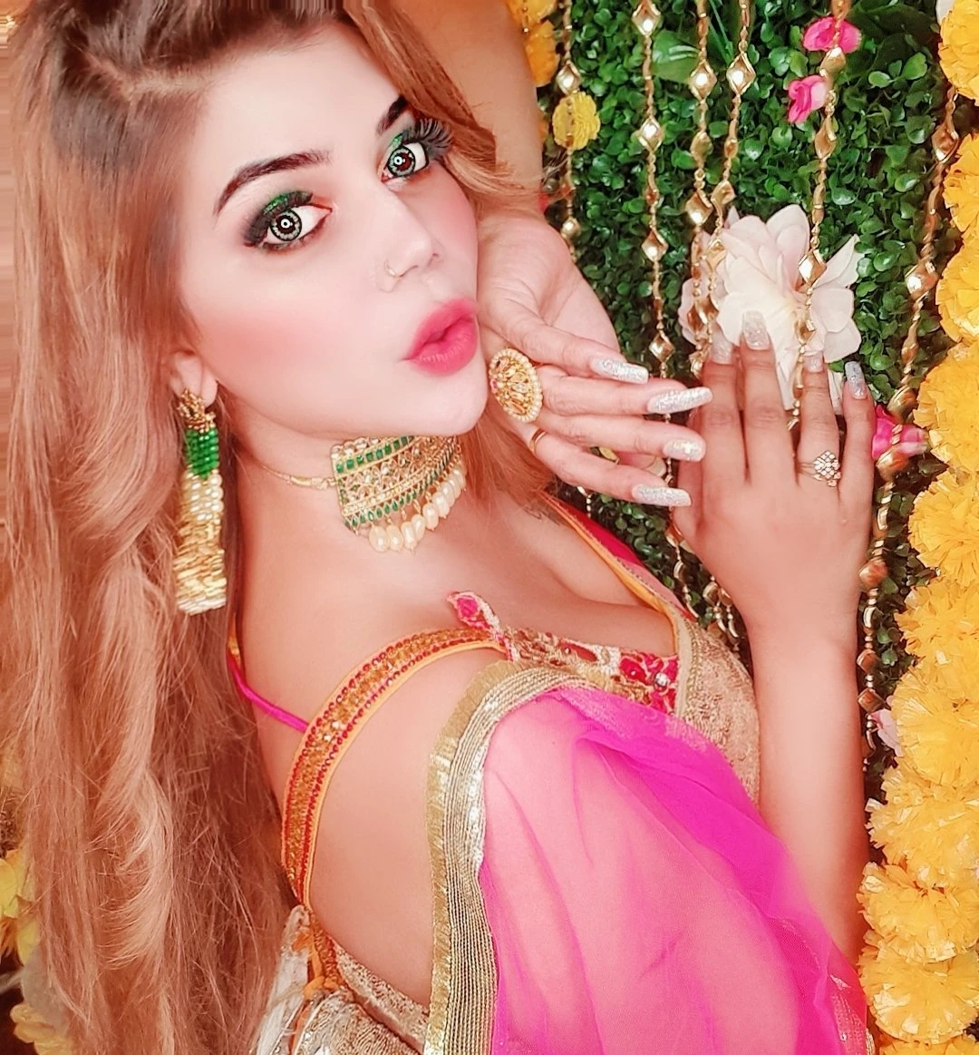 Flowria – Indian escort in Candolim, Goa — 7 / 16