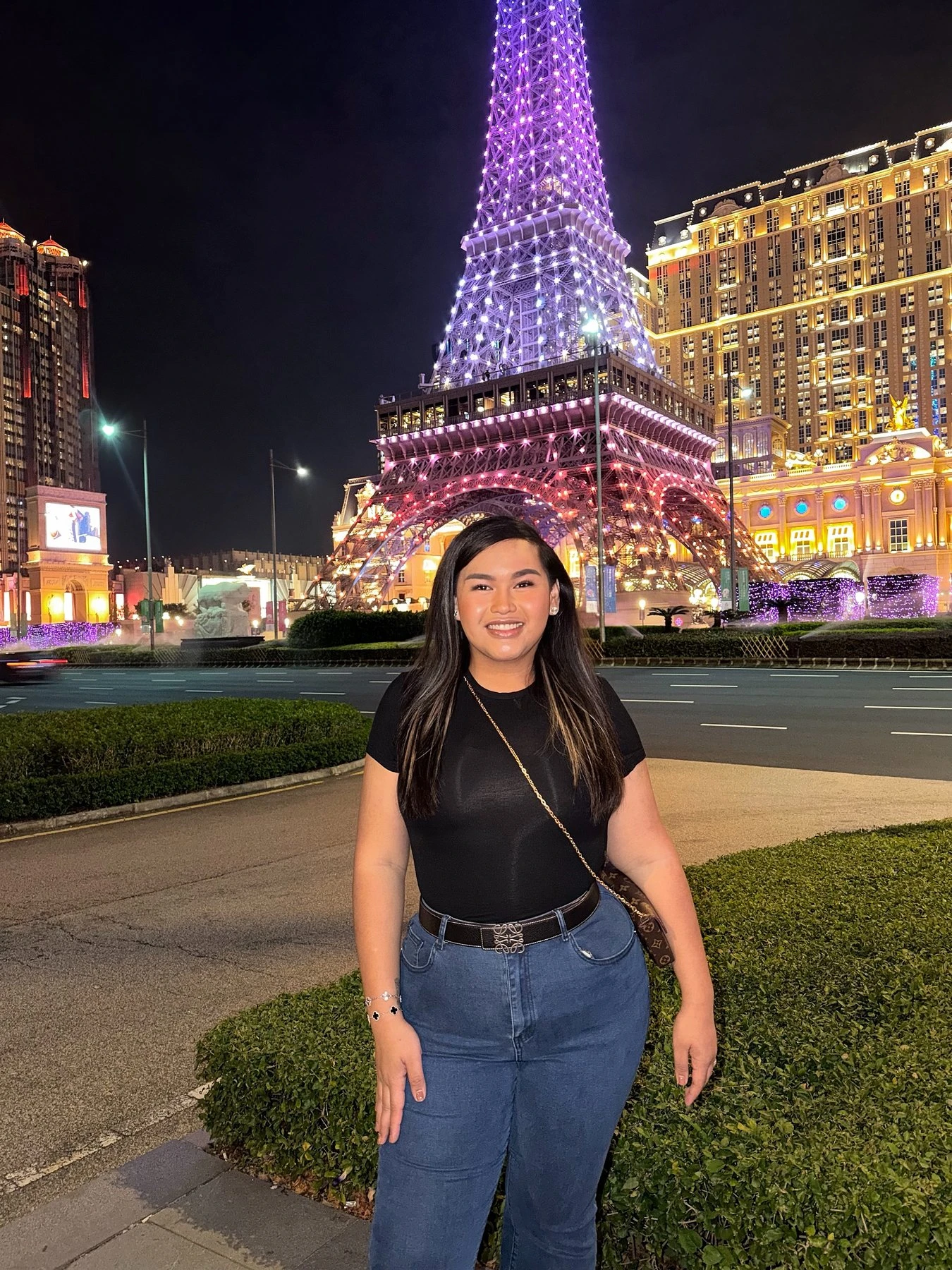 Martina, Curvy Party Babe just arrived – Japanese escort in Hong Kong — 2 / 4