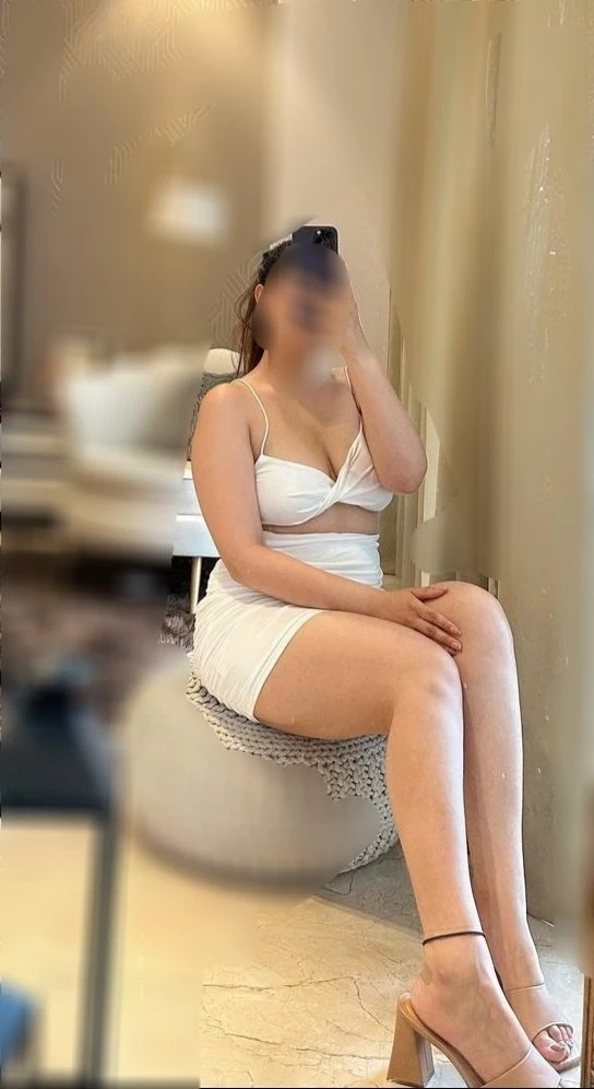 Pallavi Cam Session and Real Meet – Indian escort in Bangalore — 8 / 9