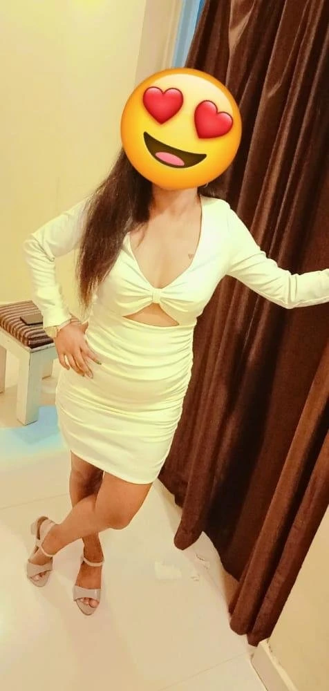 Niharika Gowda – Indian escort in Bangalore, Escort, Banga