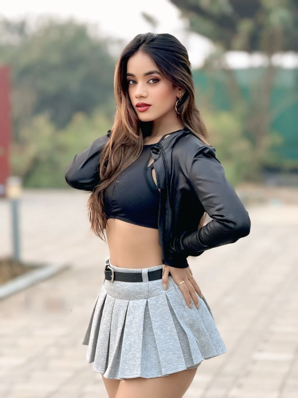 Aisha (Luxury model camshow) – Indian adult performer in Bangalore — 7 / 8