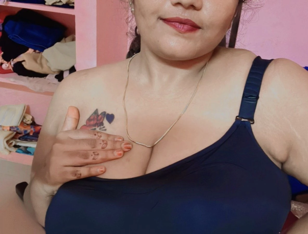 Big Melons Tamil Cam Show Only – Indian escort in Chennai — 3 / 6