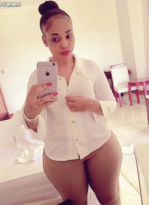 Africa Maris – South African escort in Faridabad — 3 / 4
