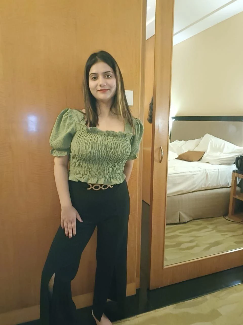 Shreya Anal, Blowjob, Cam Show Available – Indian escort in Candolim, Goa — 2 / 3