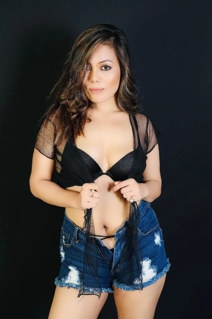 Komal Sharma – Indian escort in Bangalore, Escort, Banga
