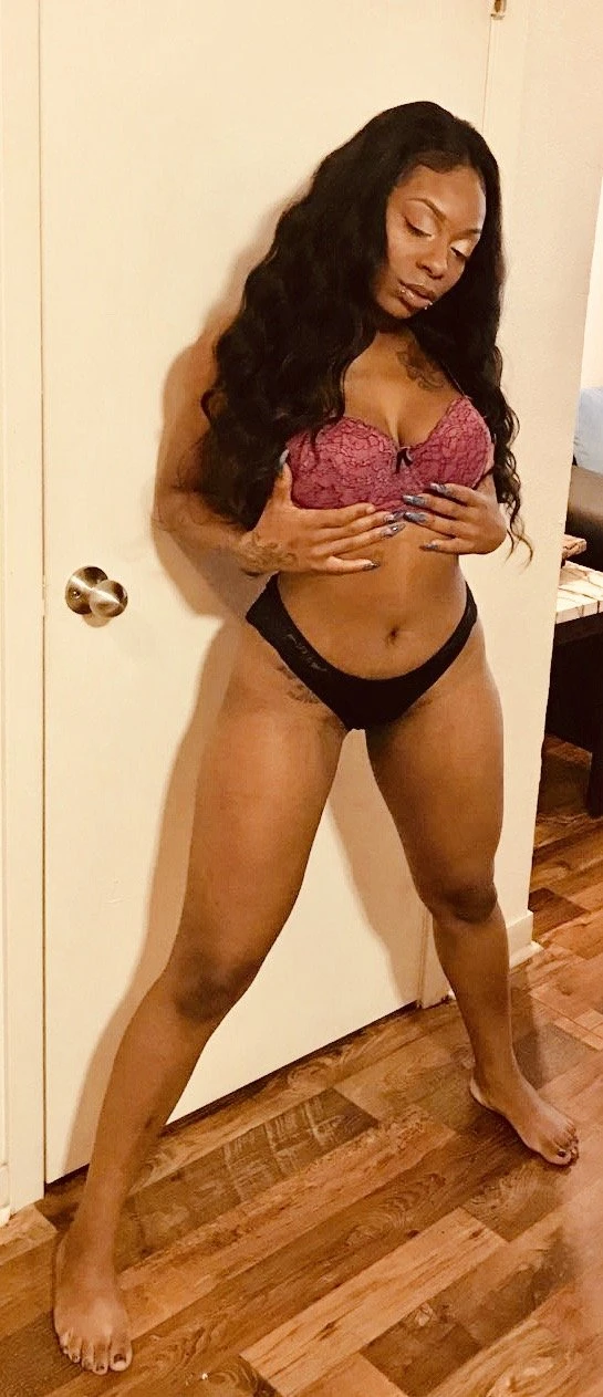 Nenai Gold – American escort in San José — 3 / 5