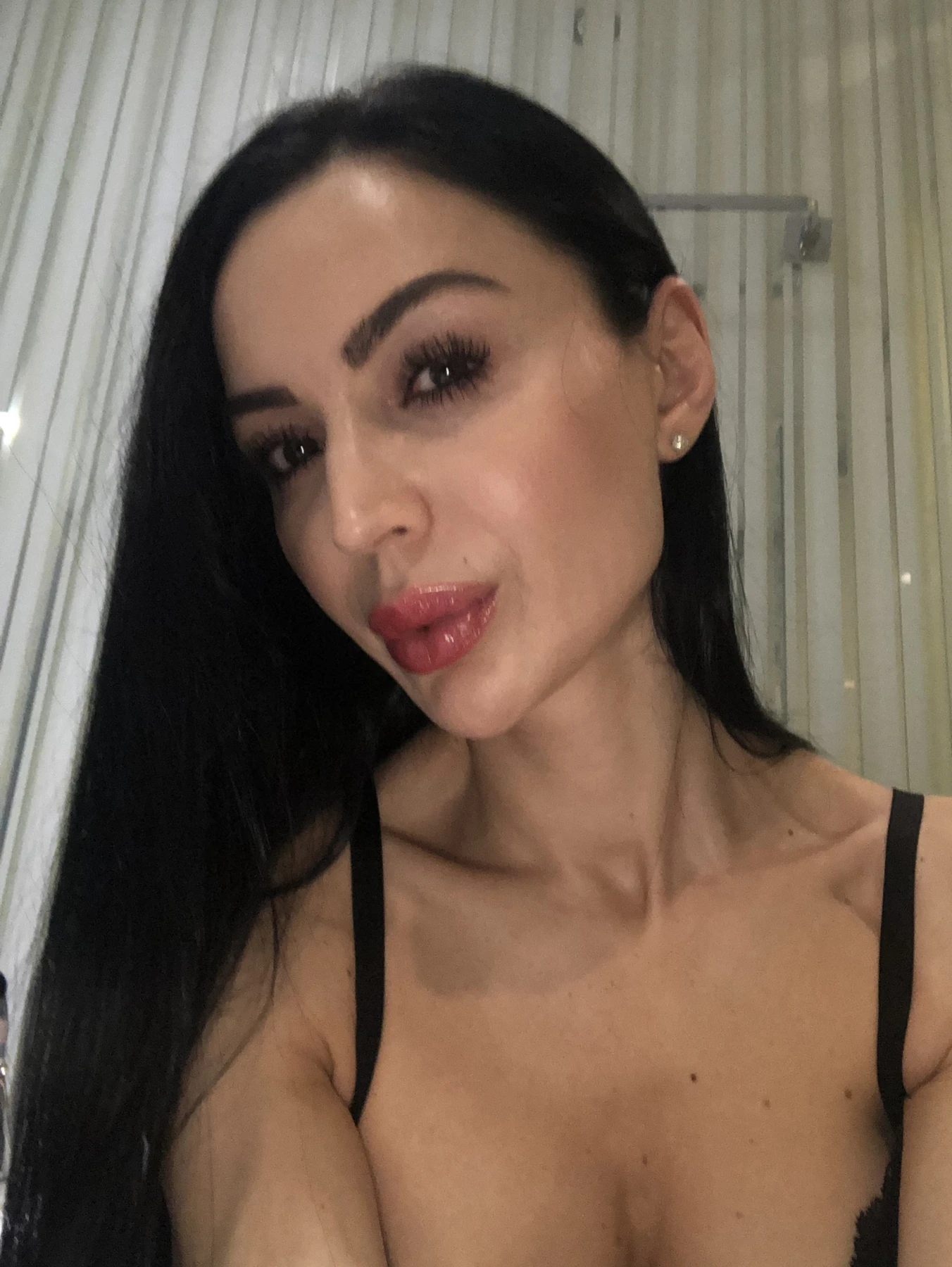 Monika – Croatian escort in Hong Kong — 16 / 17