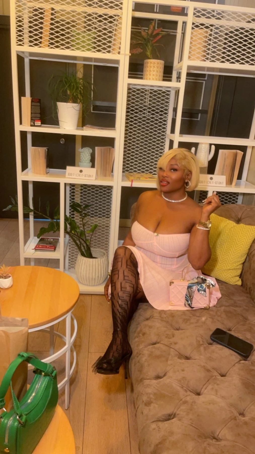 Sophia – Ghanaian masseuse in Cotonou — 4 / 7