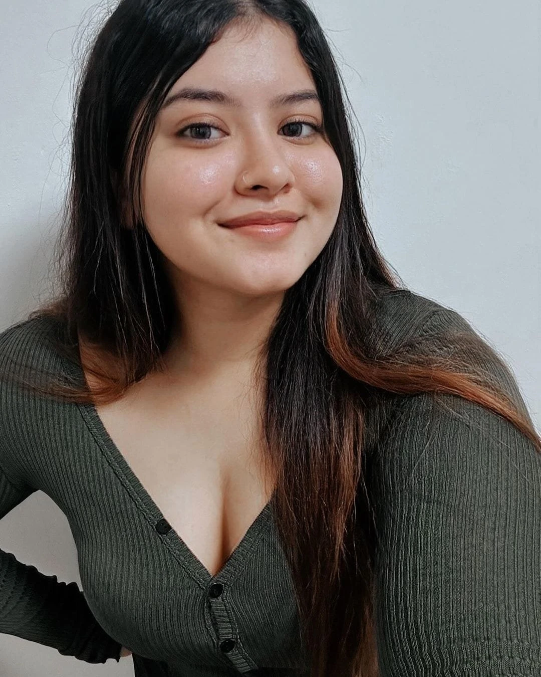 Sinthia Oyshi – Bangladeshi escort in Dhaka — 7 / 8