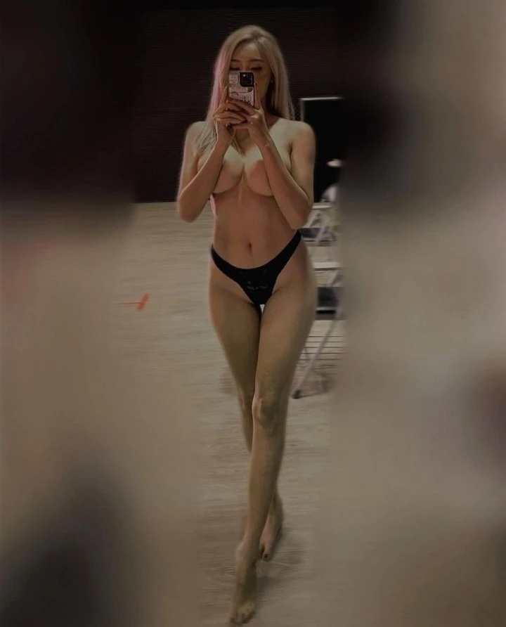 WEHA | THAI INDEPENDENT – Thai escort in Hong Kong — 2 / 7