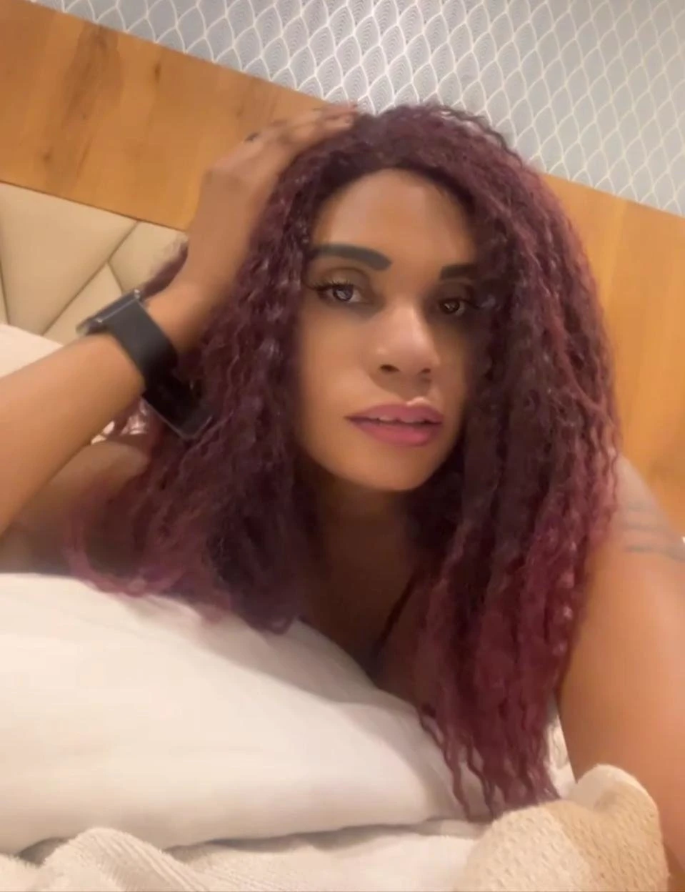 Hot Slim Sexy Ella in Town – Jamaican escort in Bangalore — 8 / 10