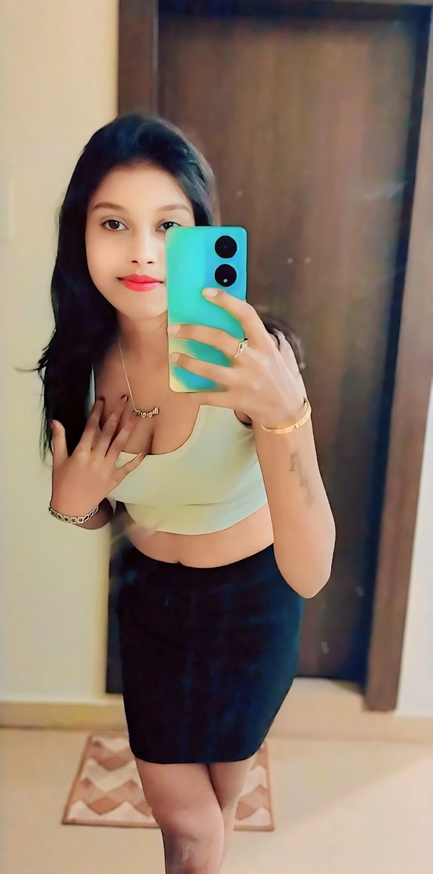Mahi Arora (Real Meet & Camshow) – Indian escort in Bangalore — 3 / 4
