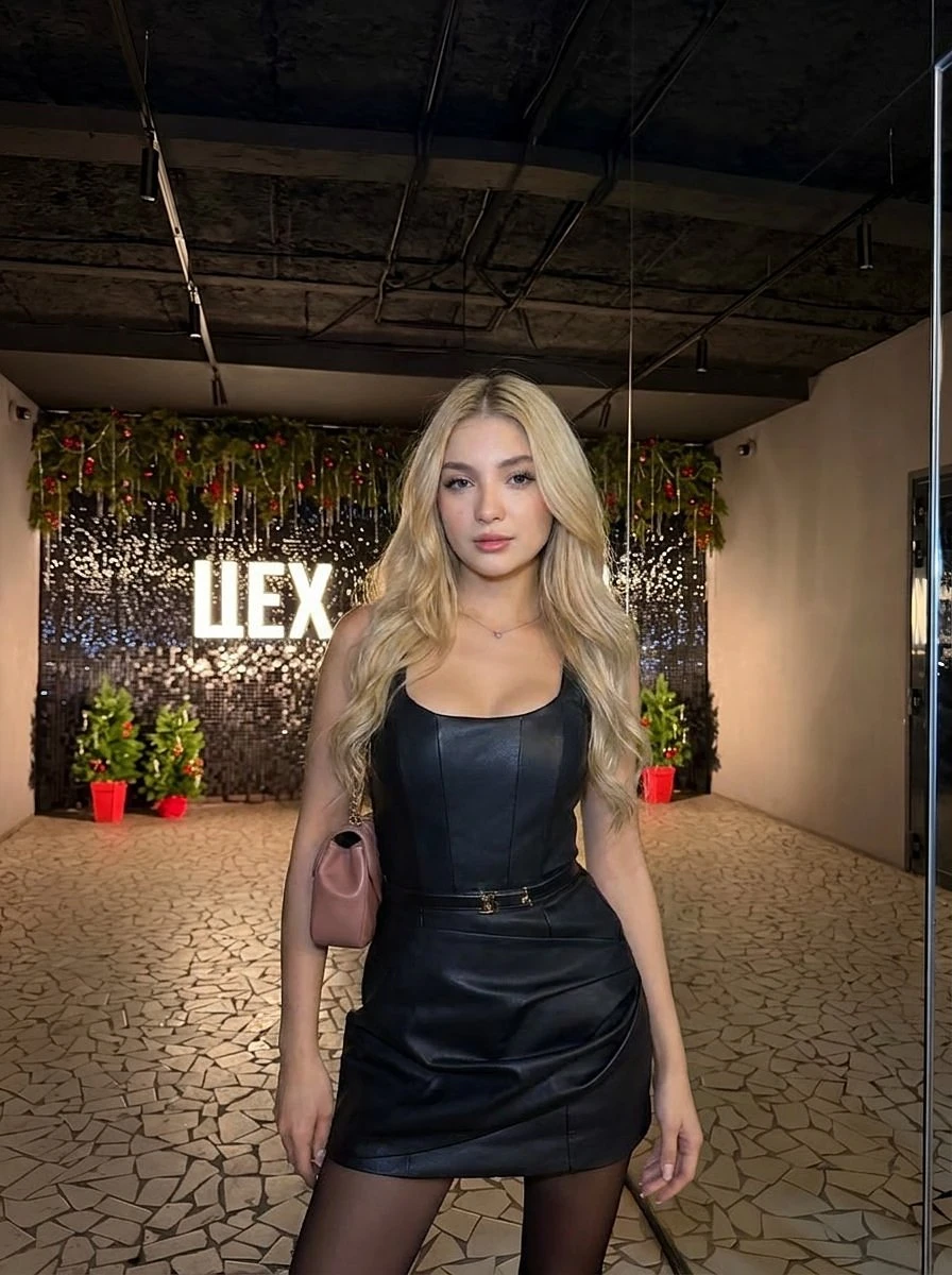 Amanda Velvet Vixen – Russian escort in Hong Kong — 6 / 8