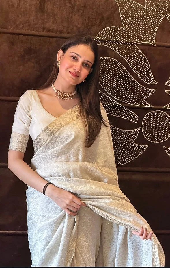 Pratibha Chauhan – Indian escort in Chennai — 2 / 4