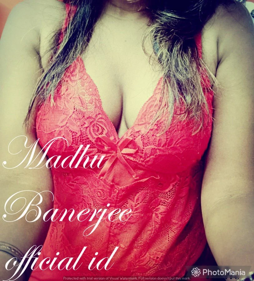 🦋𝘔adhu Banerje🦋HouseWife📸Cam Shows🦋 – Indian escort in Bangalore — 4 / 17