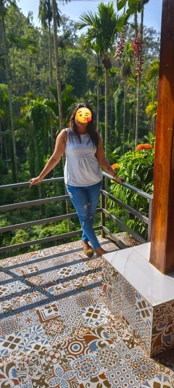 Latha Sweety – Indian escort in Bangalore — 4 / 5