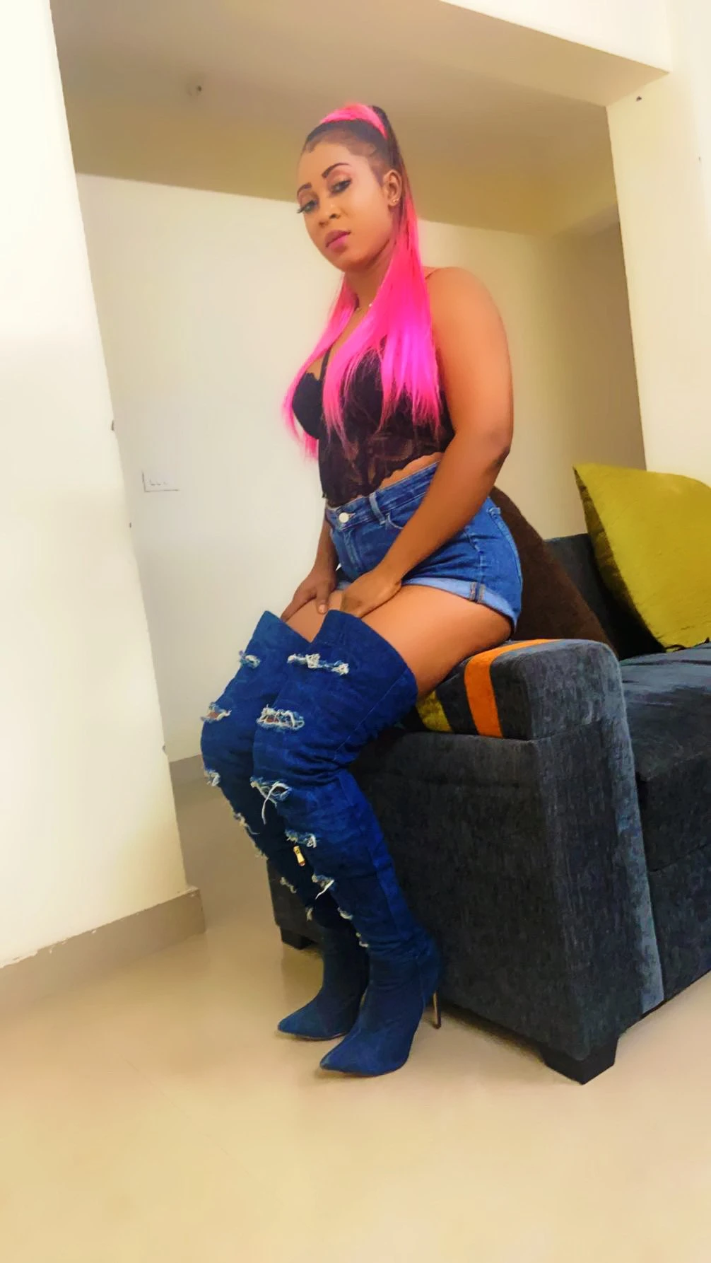 Lora – Mozambican escort in Gurgaon — 3 / 5