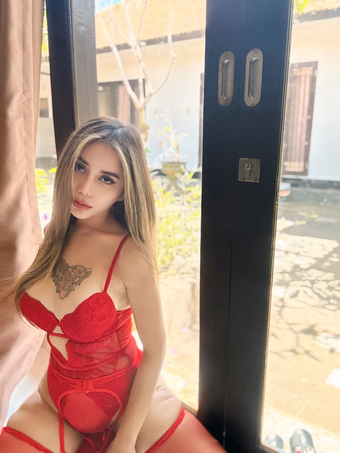 Party Girl Ready to Serve You – escort in Hong Kong — 3 / 9