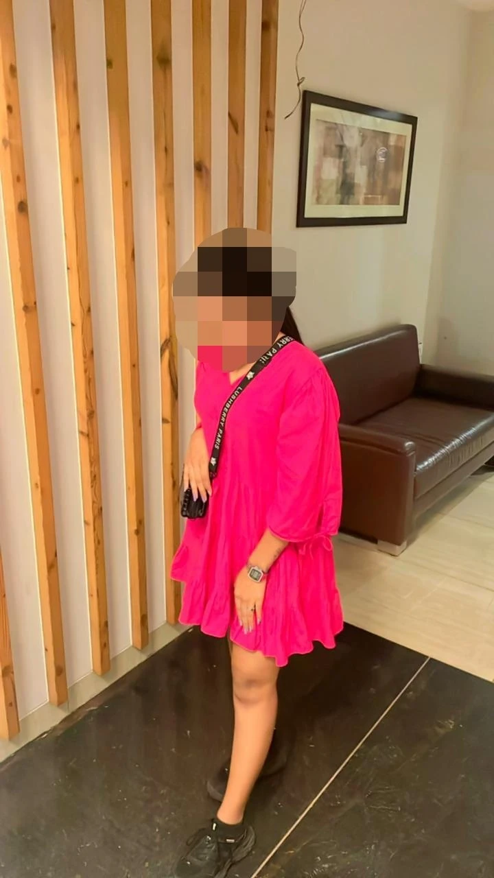 Shreya Cam Show and Real Meeting – Indian escort in Gurgaon — 2 / 3