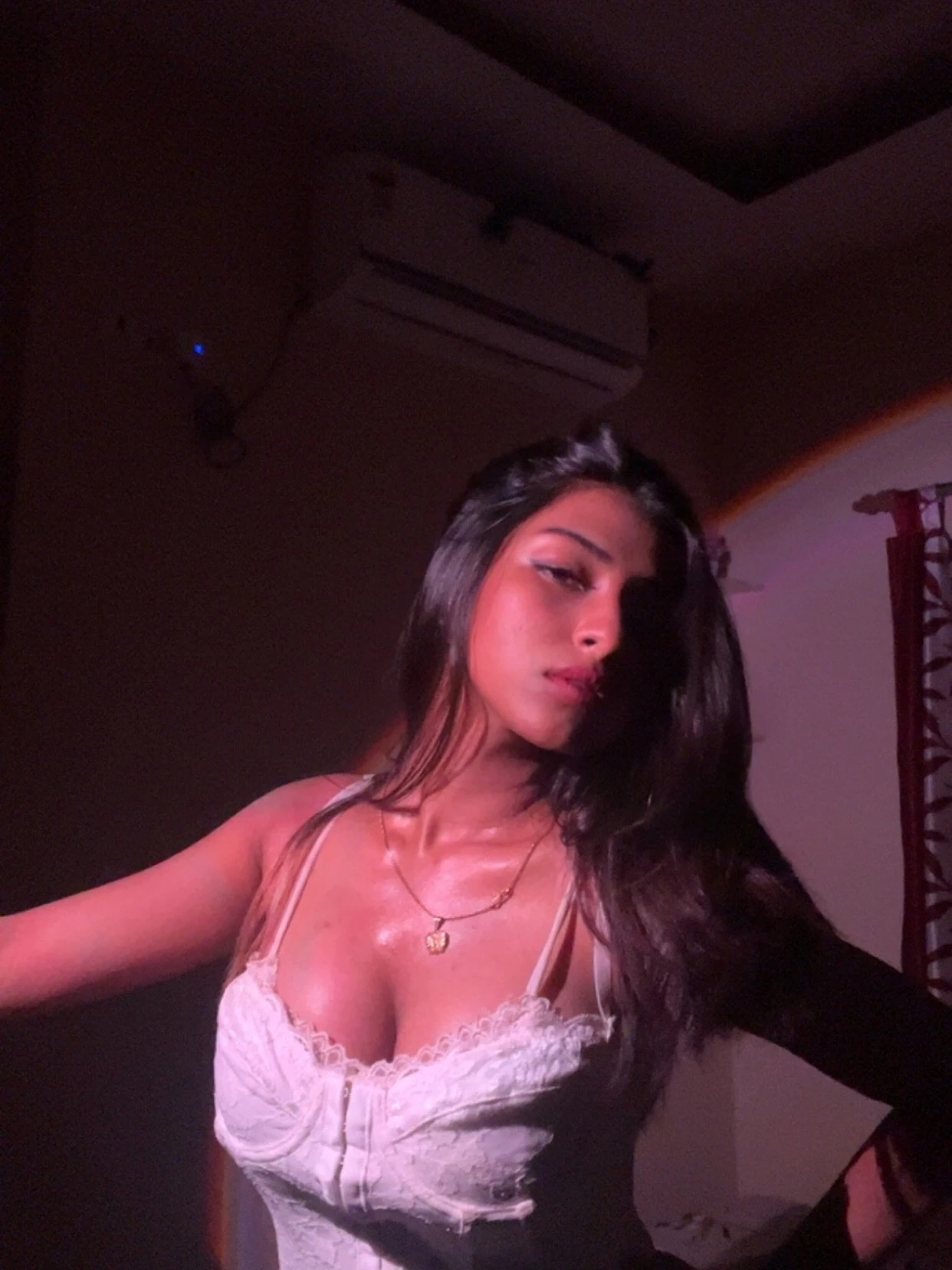 Shivani – Indian escort in Chennai — 1 / 4